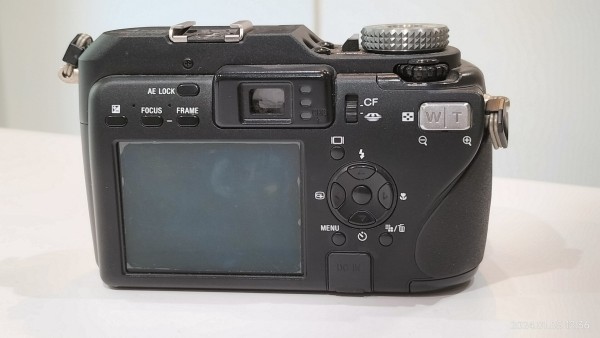 デジタルカメラ Sony DSC-V3 DSC-V3 | デジタルスチルカメラ Cyber-shot サイバーショット | ソニー