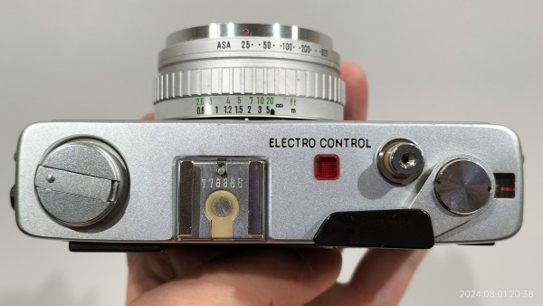1971/昭和46/MINOLTA/HI-MATIC E/40mm/F1.7/セイコーESFシャッター