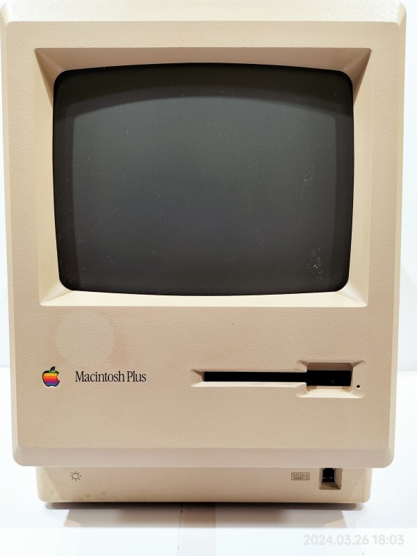 1986/平成8/Apple/Macintosh Plus/Motorola 68000 @ 7.8 MHz/1MB