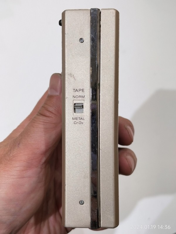 希少色SONY ウォークマン WM-DD シャンパンゴールド【再生OK/訳あり】 1982/昭和57/SONY/WM-DD/WALKMAN DD/ウォークマンDD/ディスクドライブ