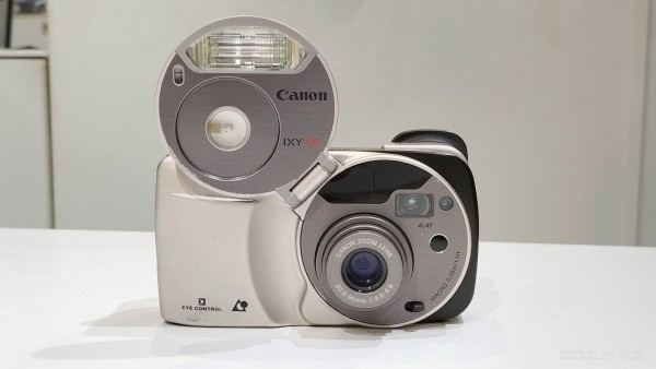 Canon IXY APSフィルムカメラ 当たり前