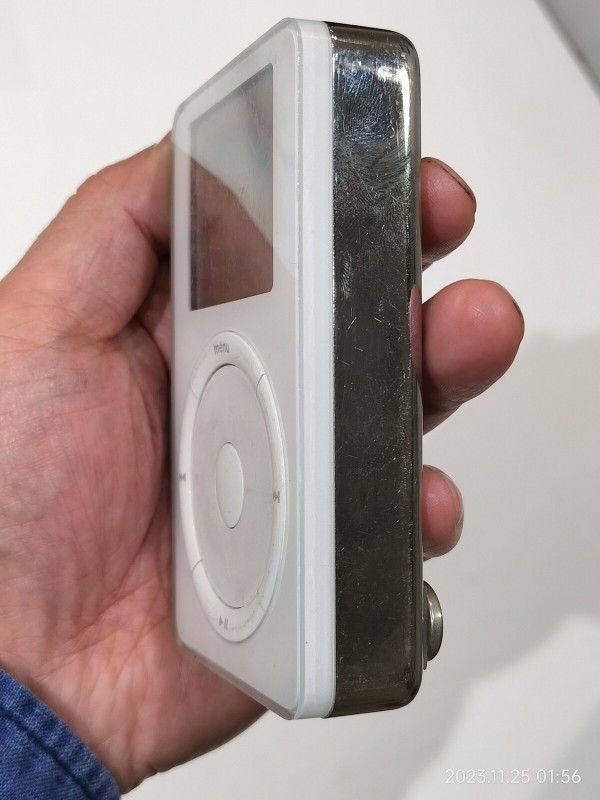 2002/平成14/Apple/iPod 2nd/第2世代iPod/20GB/FireWire400/AAC対応/初