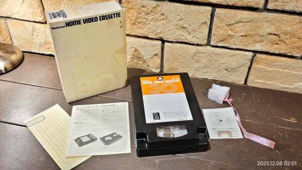 1976/昭和51/National/VZ-T30/HOME VIDEO CASSETTE/VX方式/ビデオテープ/松下寿電子工業/松下電器/ドカベンカセット/VX-100/VX-2000/α巻き/ワンヘッドダイレクトローディング/2機種で絶滅/  : Extinct Media Museum | 絶滅メディア博物館