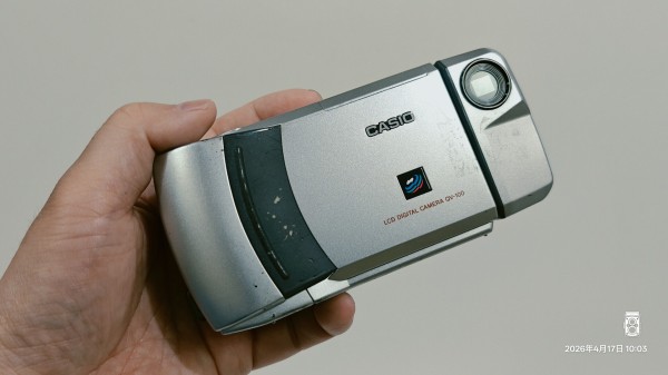 1996/平成8/CASIO/QV-100/シリーズ初のVGA/メモリー4MB/64枚撮影可能