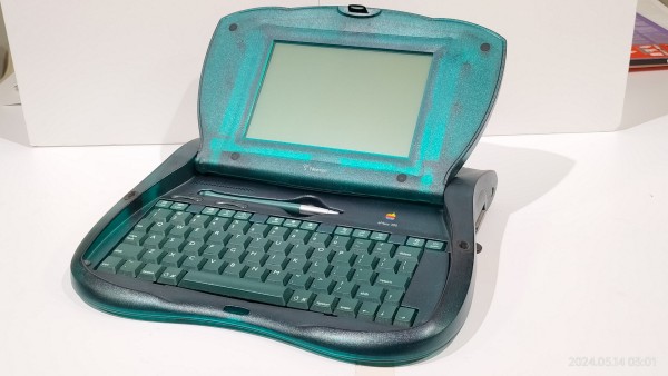 1997/平成9/Apple/eMate 300/Newton/16階調グレースケール液晶