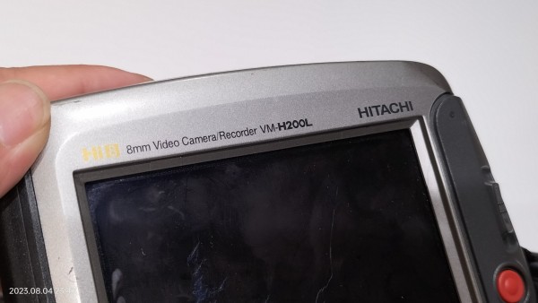 8mmテープのダビングに！ HITACHI ビデオカメラ VM-H200L 8mmテープのダビングに！ HITACHI ビデオカメラ VM-H200L