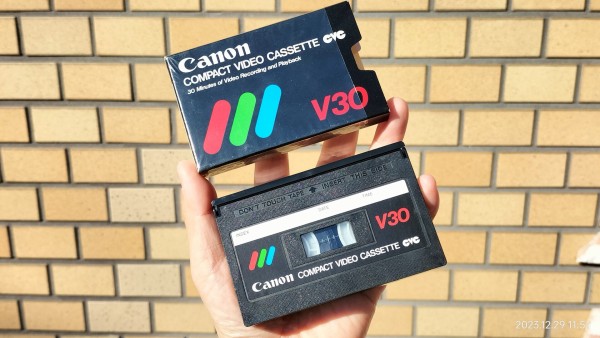 1980/昭和55/Canon/CVC/COMPACT VIDEO CASSETTE/V30/コンパクトビデオカセット/キヤノン/船井電機が開発したフォーマット/  : Extinct Media Museum | 絶滅メディア博物館