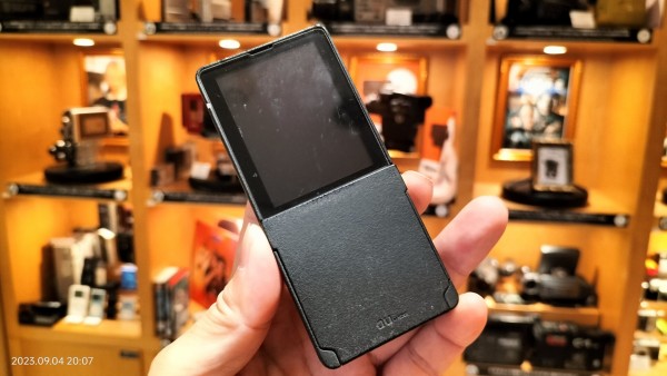 au media skin ブラック 【公式通販】