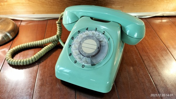 推定1973/昭和43/電電公社/601-A形卓上電話機/未来技術遺産/オイル