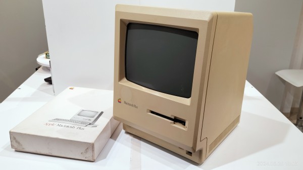 1986/平成8/Apple/Macintosh Plus/Motorola 68000 @ 7.8 MHz/1MB