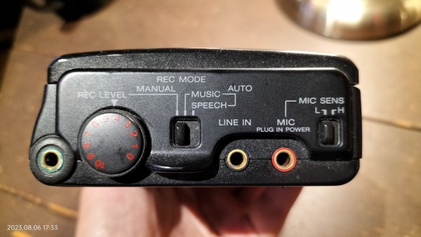 1997/平成9/SONY/TCD-D8/DAT/DAT WALKMAN/DIGITAL AUDIO TAPE-CORDER