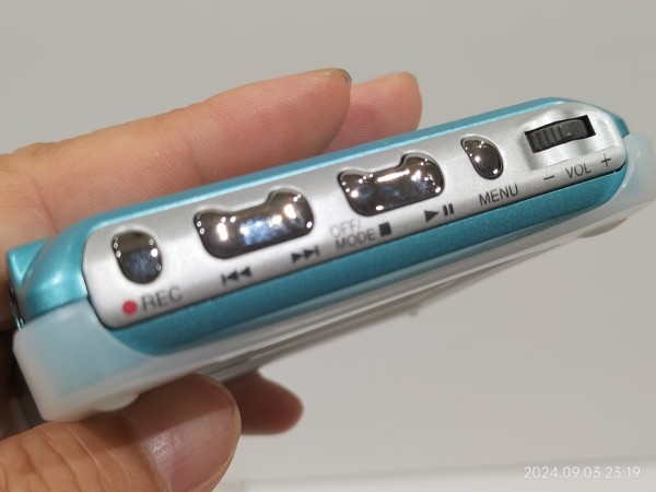 2002/平成14/SHARP/MT-AV1/シャープ/ポータブルAVプレーヤー/MPEG4