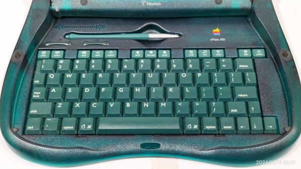 1997/平成9/Apple/eMate 300/Newton/16階調グレースケール液晶