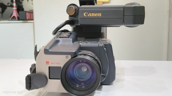 1985/昭和60/Canon/VM-E1/E1/Canovision 8/8ミリビデオ/キヤノン初の一体型ビデオカメラ/ : Extinct  Media Museum | 絶滅メディア博物館