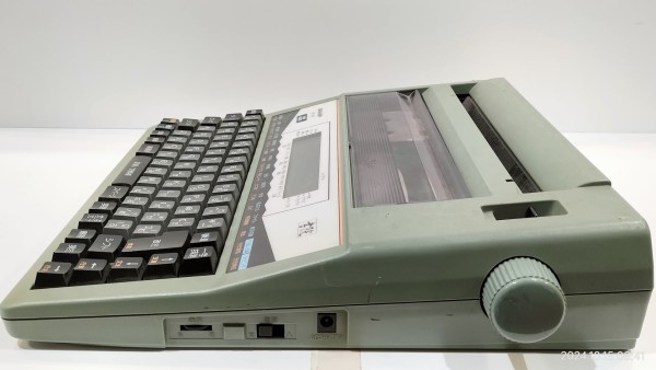 1990/平成2/SHARP/WD-A30/シャープ/ワープロ /書院/単一乾電池4本/2行