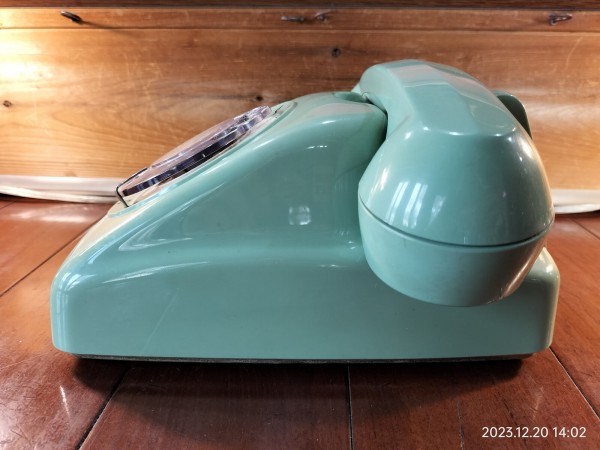 推定1973/昭和43/電電公社/601-A形卓上電話機/未来技術遺産/オイル