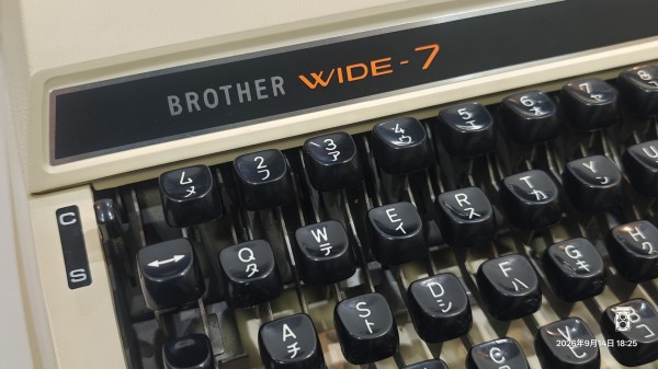 推定1973/昭和48/BROTHER/WIDE-7 423/Portable Typewriter/カナ英文