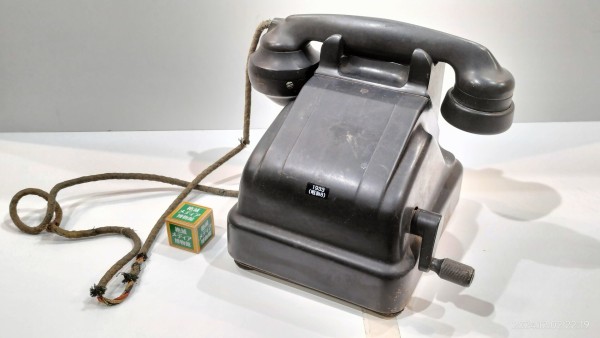 エリクソン　黒電話　ビンテージ　スウェーデン製？　卓上電話 ericsson 電話 レトロ ミッドセンチュリー スペースエイジ