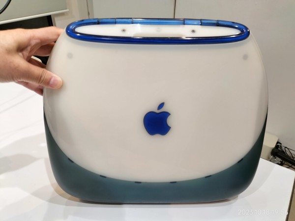 1999/平成11/Apple/iBook G3/FireWire/iMac to go/クラムシェル