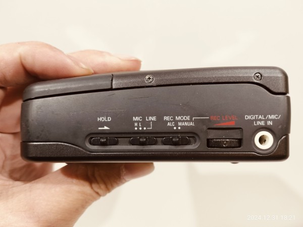 PHILIPS DCC 170 ポータブルカセットレコーダー 1995-09-philipsdcc170-1-