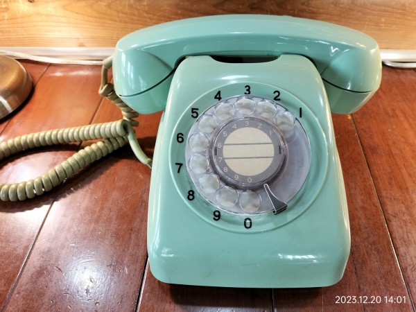 推定1973/昭和43/電電公社/601-A形卓上電話機/未来技術遺産/オイル