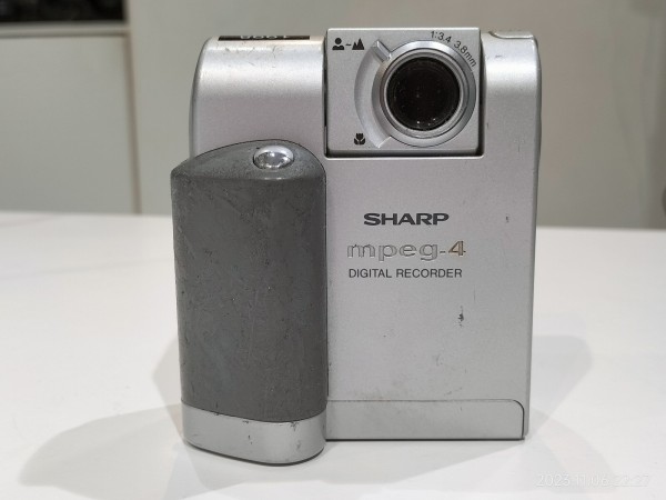 1998/平成10/SHARP/VN-EZ1/MPEG-4/ASF/35万画素/インターネット