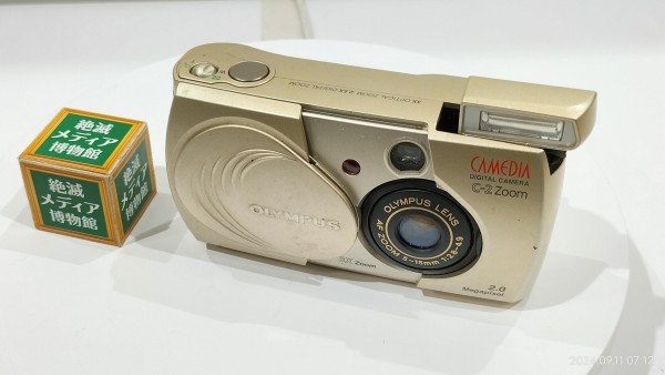 2002/平成14/OLYMPUS/CAMEDIA C-2 ZOOM/200万画素/3倍ズーム/スマート