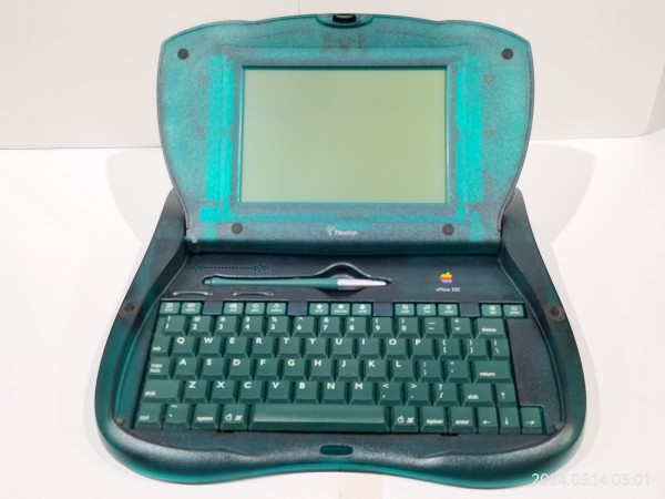 1997/平成9/Apple/eMate 300/Newton/16階調グレースケール液晶 