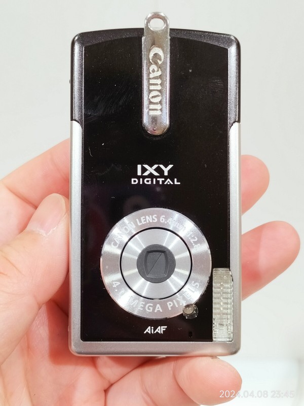 Canon IXY DIGITAL PC1060メガピクセル デジカメ Canon デジカメ IXY Digital PC1206 おまけSDカード付 【公式通販】