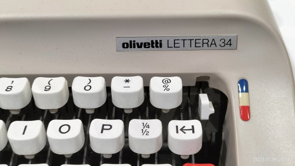 推定1974/昭和49/olivetti/LETTERA 34/タイプライター 推定1974/昭和49/olivetti/LETTERA 34/タイプライター