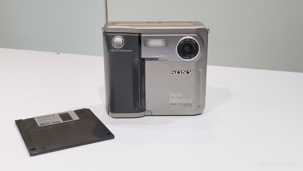 デジタルカメラ MVC-5000K No.50923 #230636 デジタルカメラ MVC-5000K No.50923 #230636 マビカ - Wikiwand