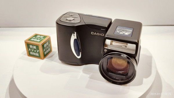 2001/平成13/CASIO/QV-2900UX/211万画素/光学8倍/CF Type2 microdrive