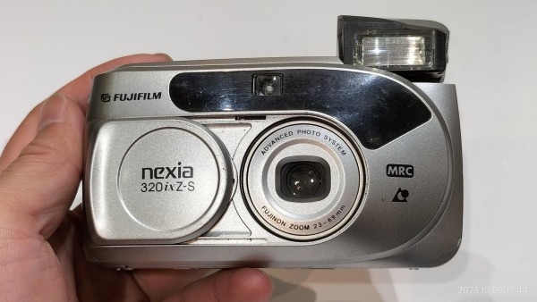 2000/平成12/FUJI FILM/nexia 320ixZ-S/APSフィルムカメラ/3倍ズーム
