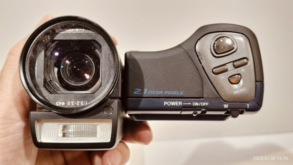 2001/平成13/CASIO/QV-2900UX/211万画素/光学8倍/CF Type2 microdrive