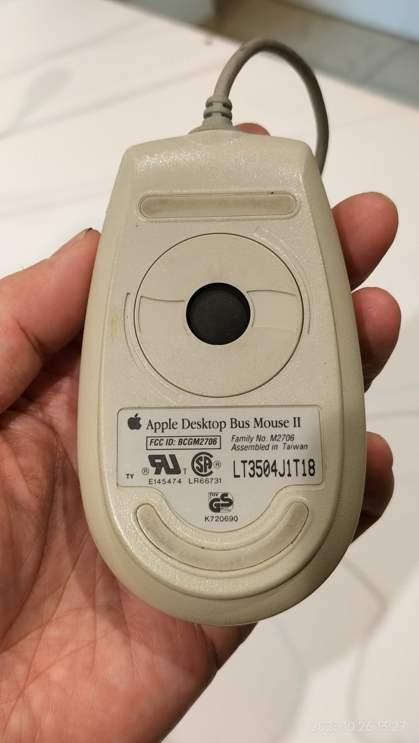 1993/平成5/Apple/Apple Desktop BusマウスII/M2706/1993-1998