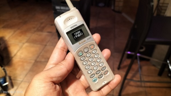 1996/平成8/NEC/N205/NTTDoCoMo/PDC/シルバー/ : Extinct Media Museum