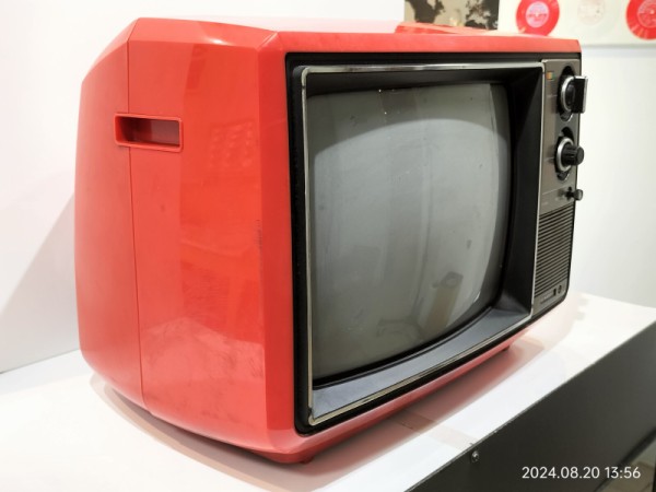 1980/昭和55/SANYO/C-14A2/サンヨー/カラーテレビジョン/ブラウン管テレビ/IC・トランジスタ式/ : Extinct Media  Museum | 絶滅メディア博物館