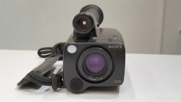SONY CCD-MC100 カラー ビデオカメラ 楽天市場】SONY CCD-MC100 カラービデオカメラ グレー : カメラ