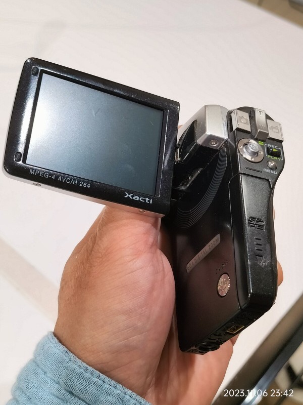 2007/平成19/SANYO/Xacti/DMX-CG65/600万画素/光学5倍/MPEG4/SDカード/ : Extinct Media  Museum | 絶滅メディア博物館