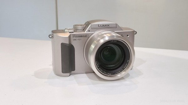 2002/平成14/Panasonic/DMC-FZ1/LUMIX/パナソニック/ルミックス/211万