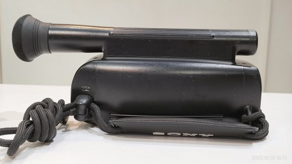 SONY CCD-MC100 カラー ビデオカメラ Amazon.co.jp: SONY CCD-MC100 カラービデオカメラ グレー