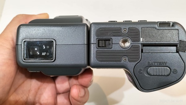 2001/平成13/Nikon/COOLPIX/E995/300万画素/スイバル/スピードライト