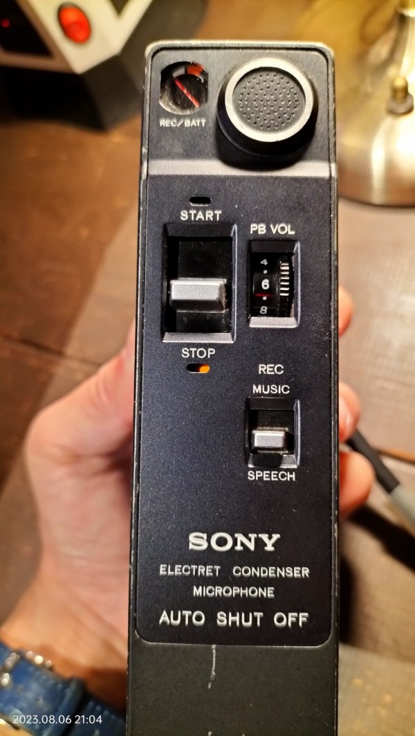 1972/昭和47/SONY/TC-1000B/CASSETTE-CORDER/マイクインマチック/アンチローリングメカニズム/ : Extinct  Media Museum：絶滅メディア博物館