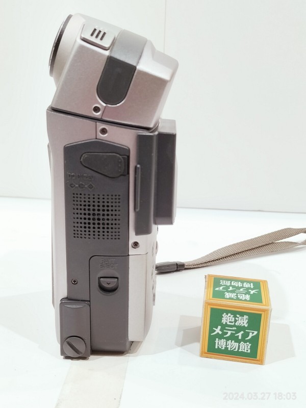 1996/平成8/HITACHI/MP-EG1/39万画素/260MB-HDD/光学3倍/世界初