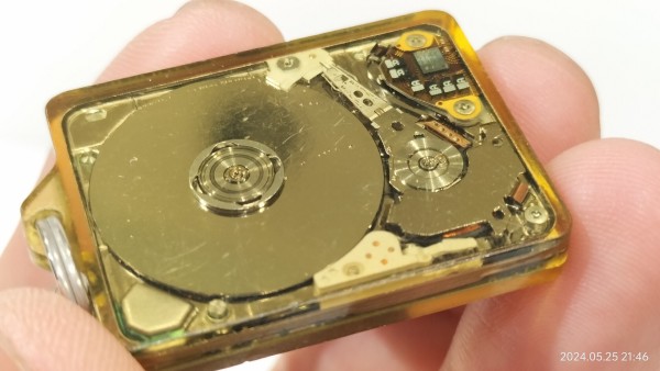 2004/平成15/TOSHIBA/0.85inch Hard Disk Drive/0.85型ハードディスク