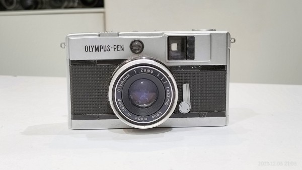 1967年製 オリンパス OLYMPUS ペン PEN EED F.Zuiko 32mm F1.7付 シルバー ハーフサイズ判 作動良好 日本製 美品 オリンパスペン：PENシリーズ：カメラ製品：オリンパス