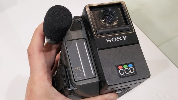 1985/昭和60/SONY/CCD-M8/初代ハンディカム/8ミリビデオ