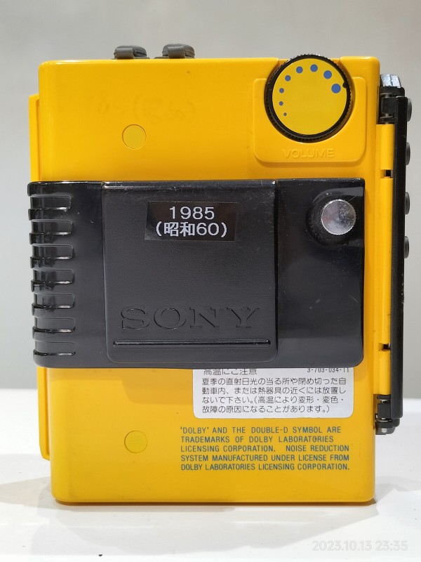 1985/昭和60/SONY/WM-75/Walkman SPORTS/GIGシリーズ/ウォークマンスポーツ/防塵防水/DOLBY-B/オートリバース/ イエロー/ : Extinct Media Museum：絶滅メディア博物館