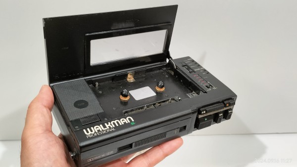 1982/昭和57/SONY/WM-D6/WALKMAN PROFESSIONAL/NORM.CrO2.METAL/DOLBY