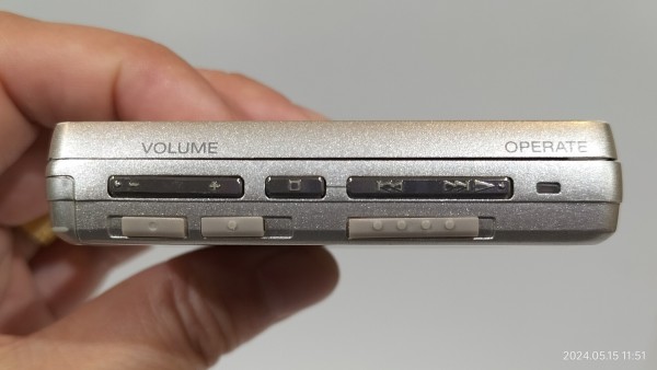 1998/平成10/SONY/MZ-E55/MD WALKMAN/ヴィンテージゴールド/1.2Vガム型